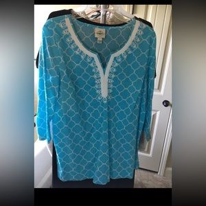 Aqua Blue Quatrefoil / Clover Tunic Size L